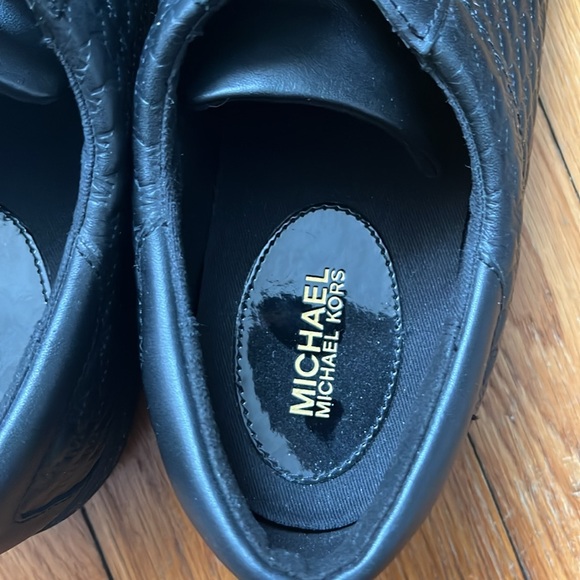 Michael Kors casual shoe sneakers. Worn maybe 3 times. No scuffs - Picture 6 of 8